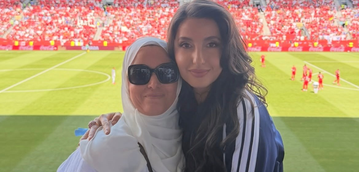 بعد سنوات من الشهرة.. نورا فتحي تحتفل لأول مرة بنجاحها وسط عائلتها وأحبائها