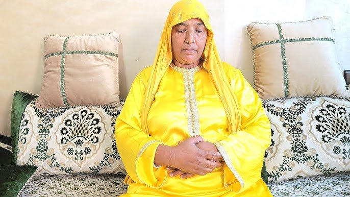 بعد شكاية مهاجر مغربي.. ” مي نعيمة” ممنوعة من السوشل ميديا