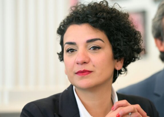 تعيين المغربية لمياء الأعرج نائبة أولى لعمدة باريس
