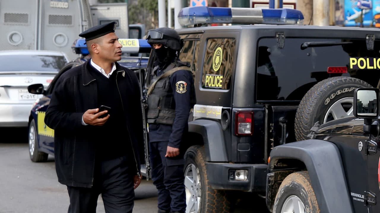 شاب يقتل والده بسبب مبلغ مالي بسيط