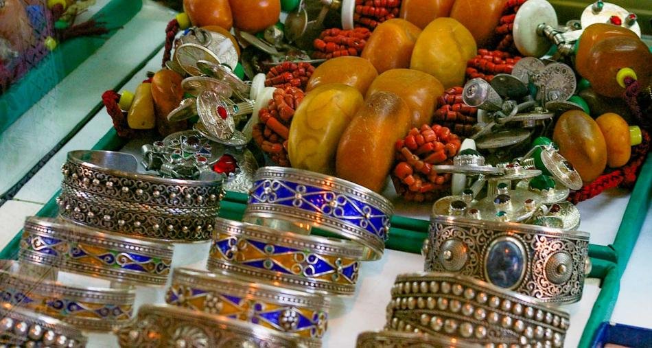فاطمة تبعمرانت ومسلم وعبد الله الداودي في سهرات مهرجان تيميزار للفضة في الدورة 14