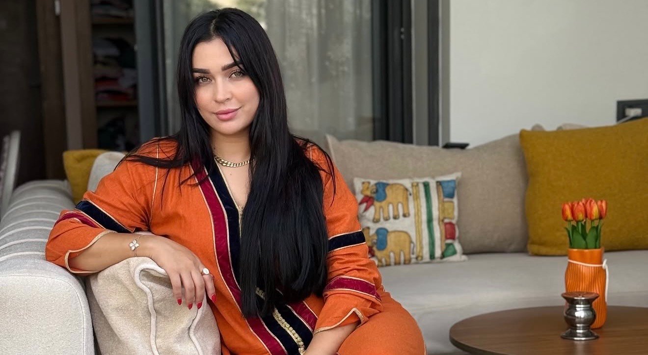 فرح الفاسي: «لا تعطِ أحدًا النسخة الكاملة منك»