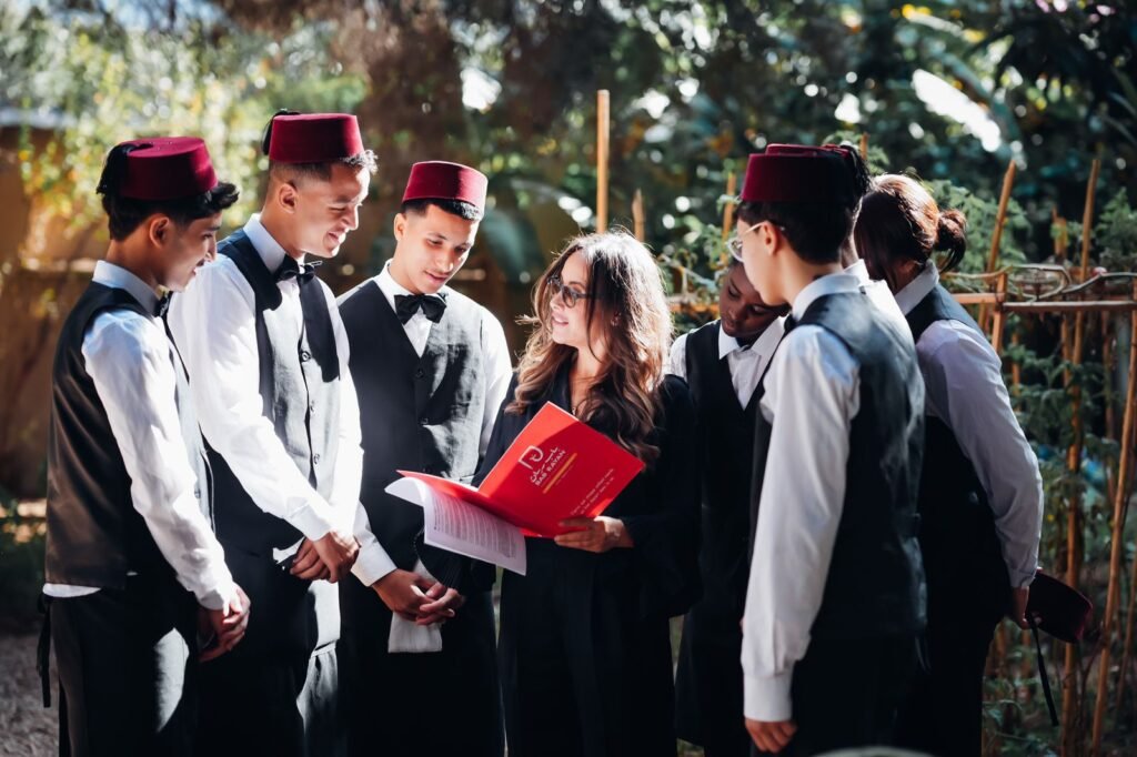 120 شابًا وشابة من الفئات الهشة يعانقون النجاح مع جمعية باب ريان